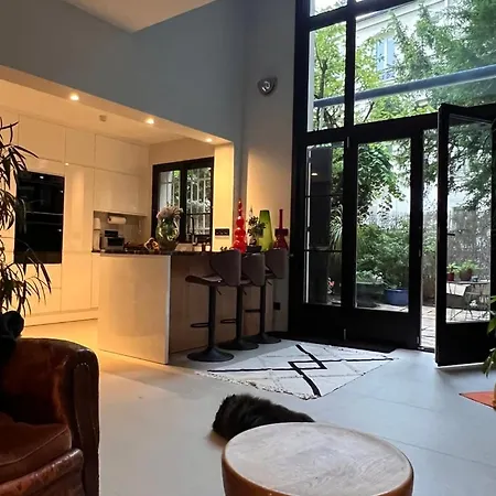 Montmartre Retreat | Private Garden & Style *
