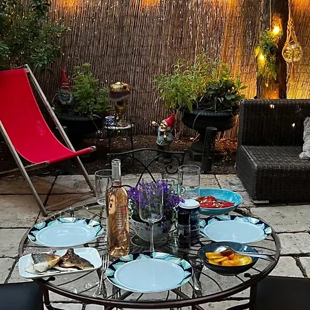 Montmartre Retreat | Private Garden & Style