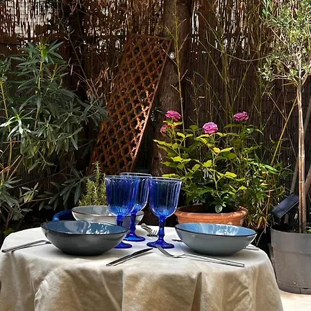Appartamento Montmartre Retreat | Private Garden & Style