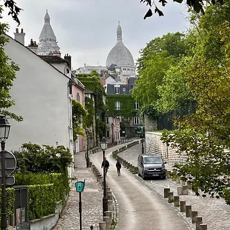 Montmartre Retreat | Private Garden & Style *