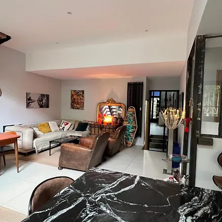 Montmartre Retreat | Private Garden & Style *